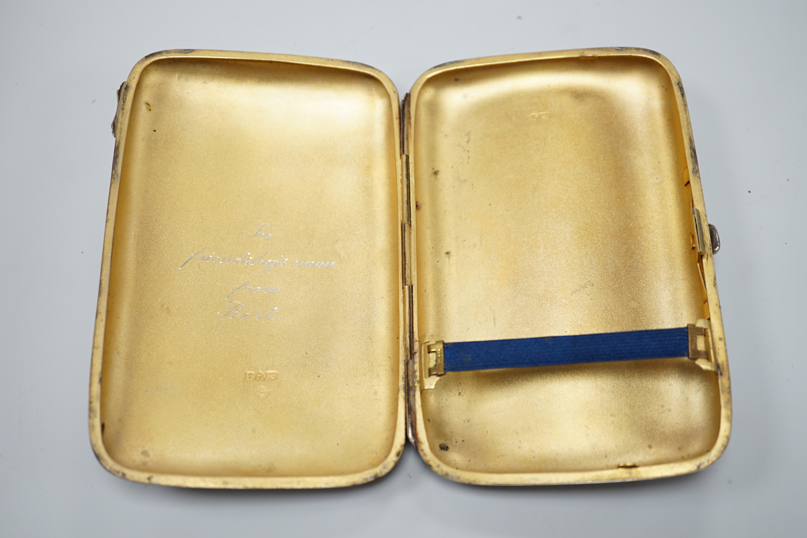 An Edwardian engine turned silver cigar case, Martin, Hall & Co, Chester, 1909, 14.1oz, gross weight 6.6oz.